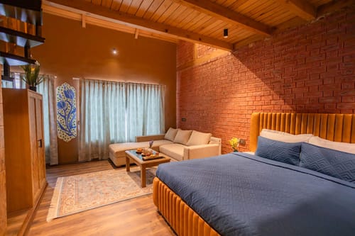 Frozen Fall @ Dewdrop Cottages