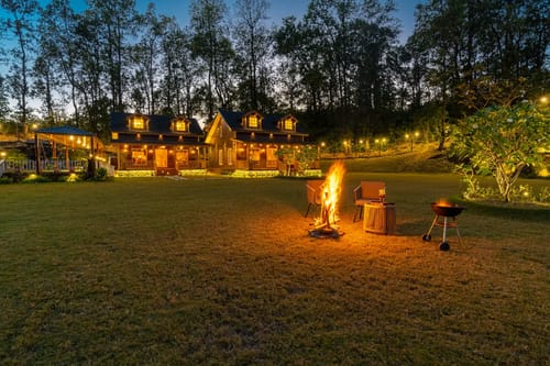 The Woods: Pine Villa