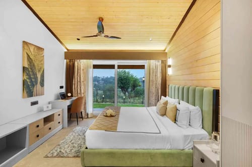 Esh Cottage Moss | Hilltop 2-BHK Retreat with Open-air Jacuzzi, Shared Garden, Pool & Cosy Lounge