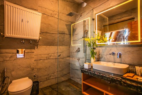 Frozen Fall @ Frostflare Cottages