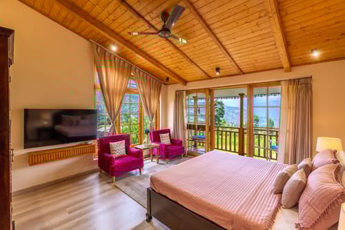 The Oakridge W/ Jacuzzi