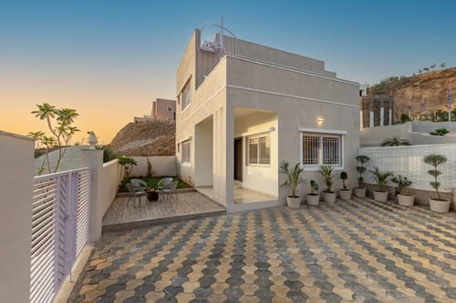 Shourya Zenna | 3-BHK | Pvt Pool & Garden | Terrace | Scenic Views