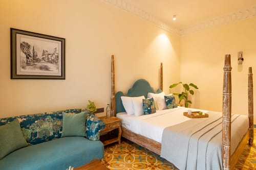 Laguna Aura | 4-BHK | Pvt Pool & Garden | Bar