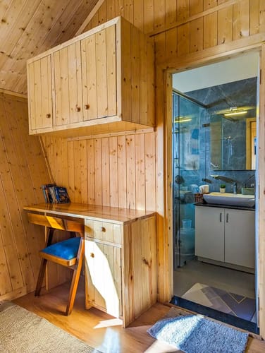 Hyun: Unique, Modern Cottage