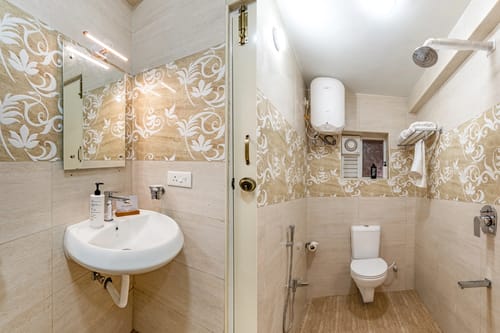 Mihirika’s Nirvana | 5-BHK With Garden, Gazebo, Bonfire Pit & Scenic Views; Near Karnataka Garden