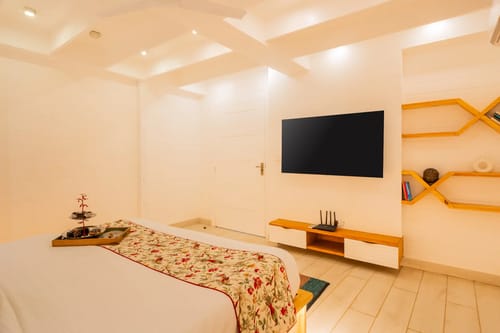 House of Neptune | 3-BHK Retreat with Gazebo & Bar | 10 mtrs from Ashwem Beach