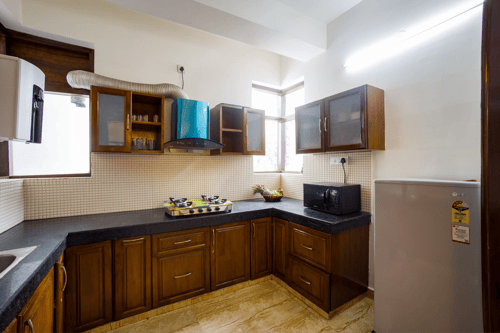 Kasauli Woods Cottage | Hillside 3-BHK Retreat With Outdoor Lounge, Balcony & Scenic Views