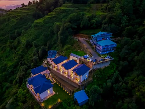 Himalayan Escape Calmara Cottage | 1 Hillside with Bathtub, Kitchenette, Shared Garden, Terrace & Views