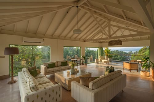 Moonstone Villa w/ Pool & Rooftop Jacuzzi