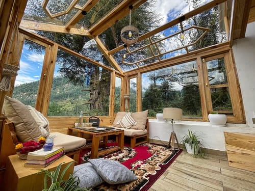 A Cozy Wooden Cabin & Attic | Itsy Bitsy