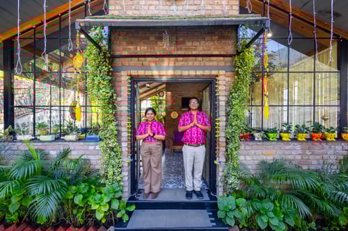 Granny’s Den | 1-BHK Pet-friendly With Bathtub, Shared Pool, Restaurant & Gazebo by the River