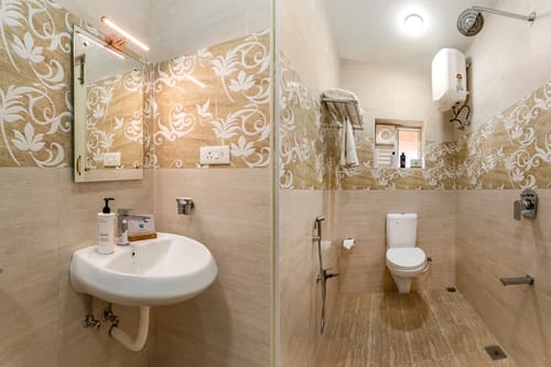 Mihirika’s Nirvana | 5-BHK With Garden, Gazebo, Bonfire Pit & Scenic Views; Near Karnataka Garden