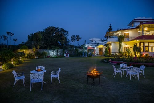 Farm Naturelle | Pet-friendly 3-BHK Farmhouse Near Jim Corbett With Garden, Terrace & Orchards 