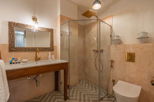 Moonstone Villa w/ Pool & Rooftop Jacuzzi