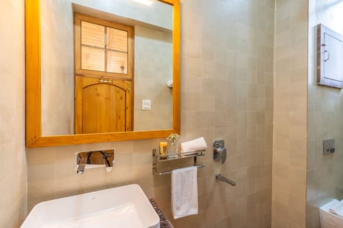 Willow @ The Oakridge W/ Jacuzzi