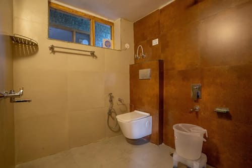 Jibhi Peaks Duplex Cottage With A Hot Tub