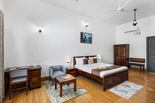 Raas Stays | 4-BHK Retreat With Private Pool, Gardens, Lounge Cum Bar & Scenic Aravali Views