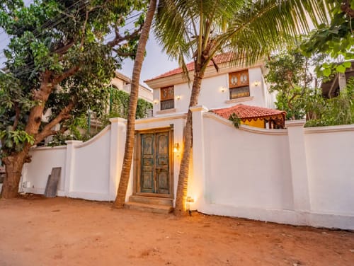 Samukha | Pet-friendly 4-BHK With Private Pool & Garden & Entertainment Lounge