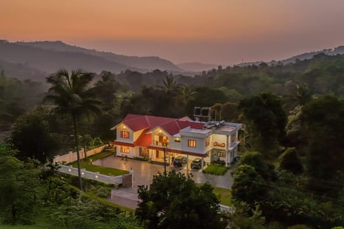 Clove @ Spice Notes - Bison Valley