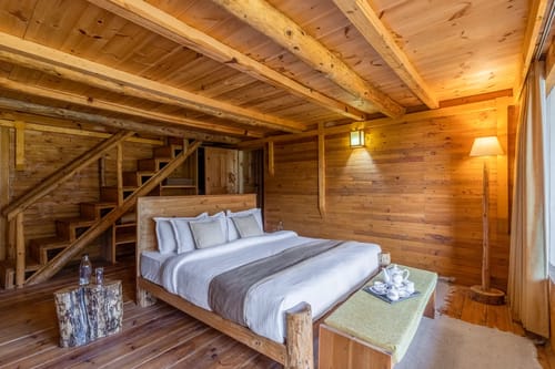 Everly | Pet-friendly Traditional 1-Bedroom Retreat With Attic, Sauna & Garden