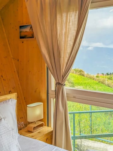 Hyun: Unique, Modern Cottage