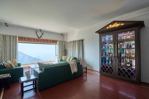 Cliffhanger Solitude - Gaganbawada