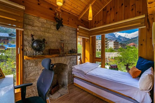 ChaletShanagManali- 4 BR Chalet