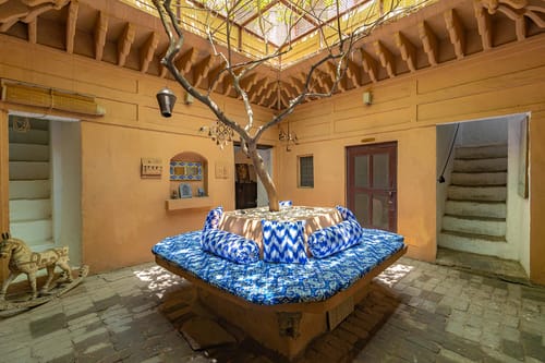 Khohar Haveli - Gurgaon W/ Breakfast Included