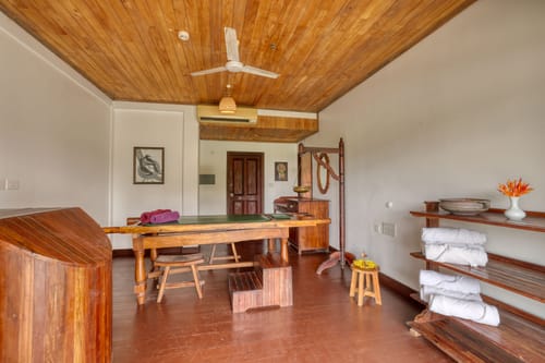 Paloma Back Water Resort | 1 Serene Suite by the Backwaters with Private Pool, Restaurant & Common Pool