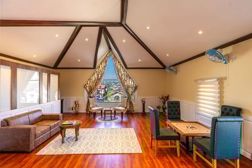 Pashmina @ Gauhar w/ Indoor Jacuzzi