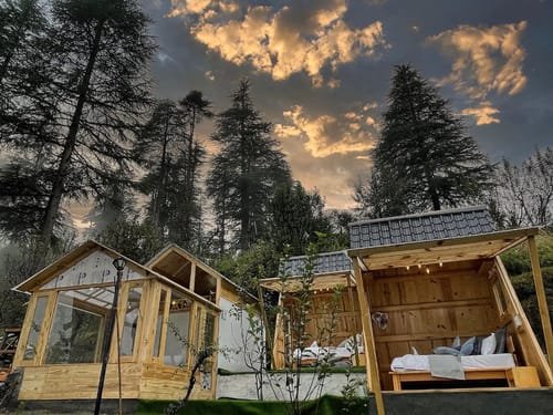 A Cozy Wooden Cabin & Attic | Itsy Bitsy