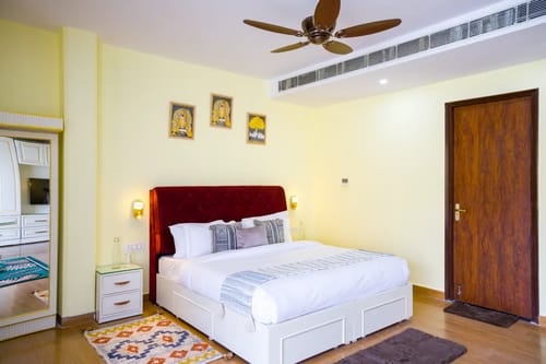 Tranquil 2-BHK Villa by Ganges, 5 Mins from Triveni Ghat