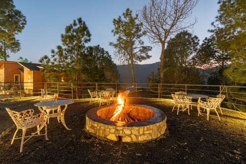 Sirmour Baag Merlot | Hillside Pet-friendly Cottage With Jacuzzi, Balcony & Restaurant