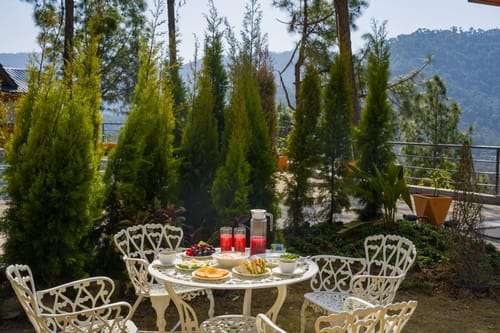 Sirmour Baag Scarlet | A Hillside Pet-Friendly Cottage With Restro & Garden