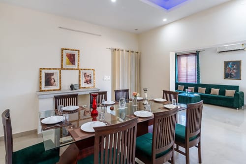 Room 1 GF @ Vista Divine