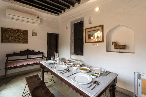 Khohar Haveli - Gurgaon W/ Breakfast Included