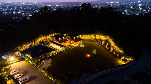 The Woods: Pine Villa