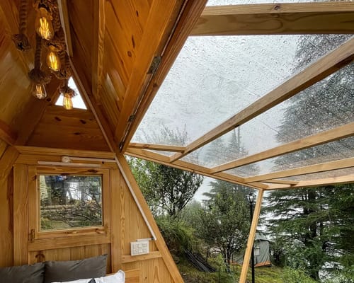 A Cozy Wooden Cabin & Attic | Itsy Bitsy