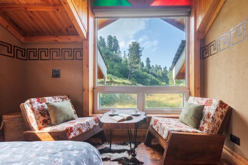 Suroor w/ Central Heating - Tangmarg