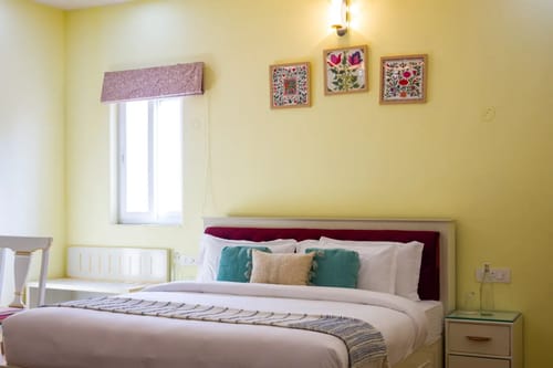 Tranquil 2-BHK Villa by Ganges, 5 Mins from Triveni Ghat