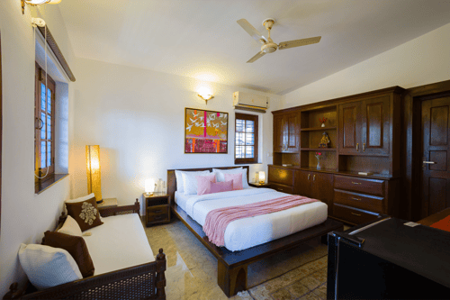 Farm Naturelle | Pet-friendly 3-BHK Farmhouse Near Jim Corbett With Garden, Terrace & Orchards 