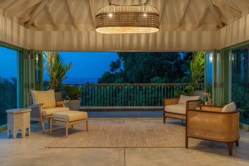 Moonstone Villa w/ Pool & Rooftop Jacuzzi