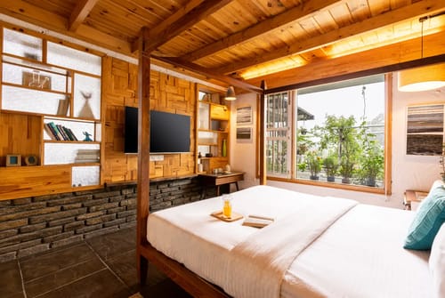 Hydrangea Hill (Entire Estate)