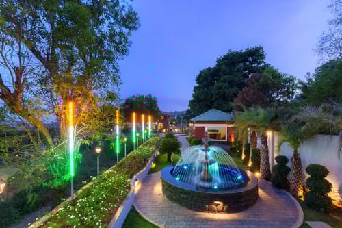 Lawn House @ Sula Wada