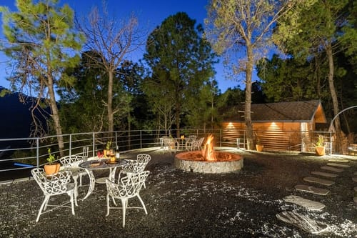 Sirmour Baag Cherry | A Pet-Friendly Cottage With Balcony, Common Garden & Restaurant