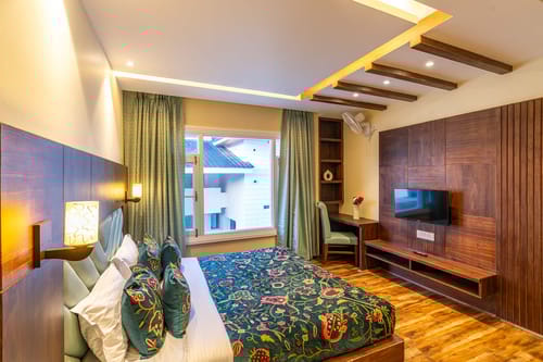 Gauhar w/ Indoor Jacuzzi