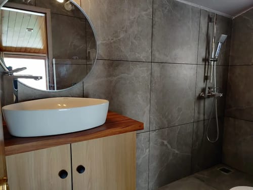 The Cloudberry | Cozy Hill Retreat with Balcony & Heated Interiors