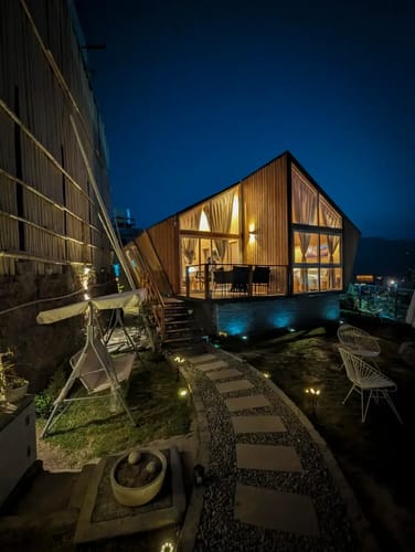 Hyun: Unique, Modern Cottage