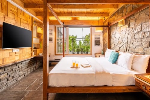 Hydrangea Hill (Entire Estate)