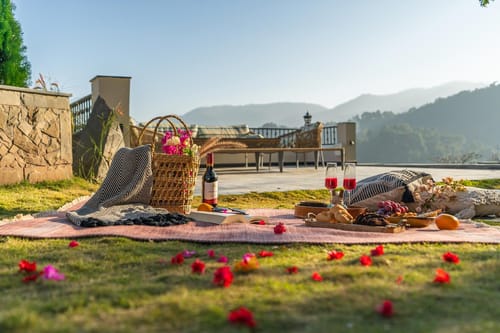 ILIKA W Heated Infinity Pool and Jacuzzi